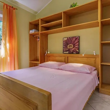 4 Bedroom Stunning In * Liznjan