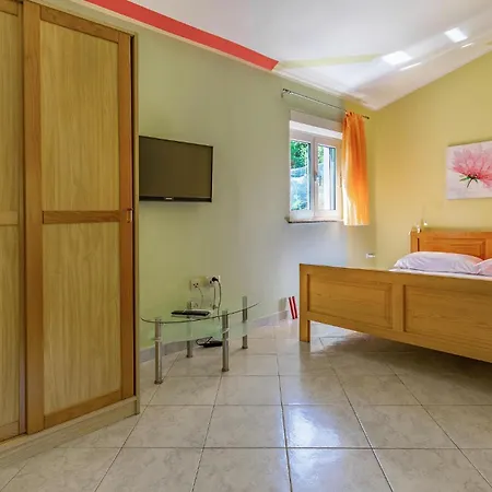 Holiday home 4 Bedroom Stunning In *