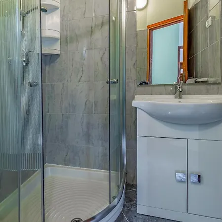 4 Bedroom Stunning In Holiday home *