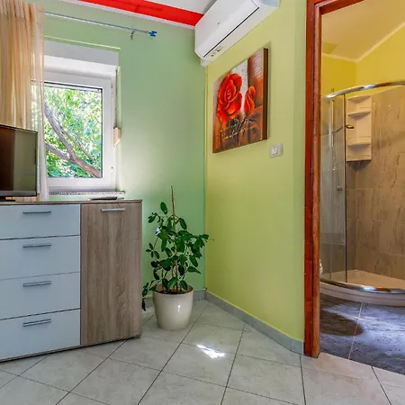 4 Bedroom Stunning In Liznjan