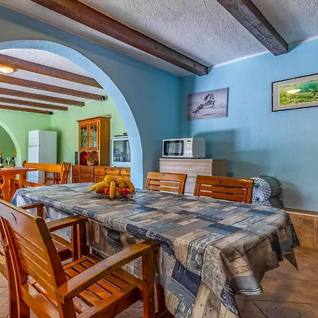 4 Bedroom Stunning In