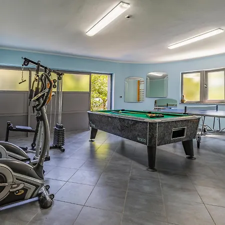 4 Bedroom Stunning In