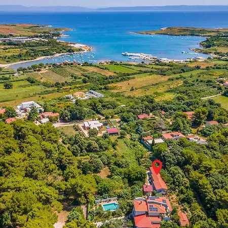 Holiday home 4 Bedroom Stunning In *
