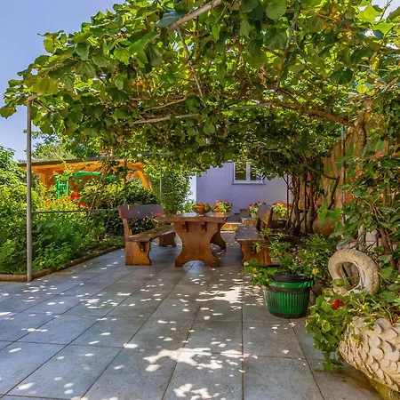 4 Bedroom Stunning In