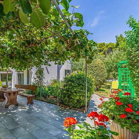 4 Bedroom Stunning In * Ližnjan